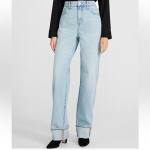 Like new! Express relaxed straight high rise cuffed jeans size 6 short